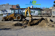 Obra de cañería para derivar agua de la Primera Laguna